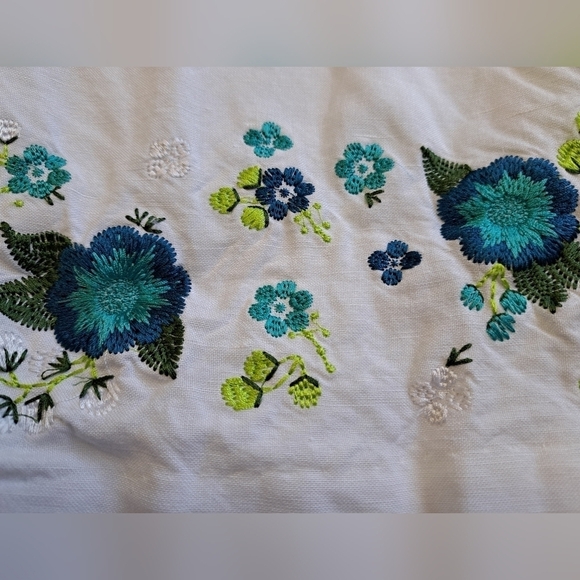 Plus Size Linen Blend With Embroidery  Size 22W - Picture 11 of 12